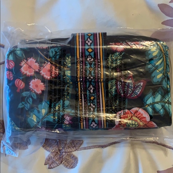 Vera Bradley Handbags - Vera Bradley Wristlet